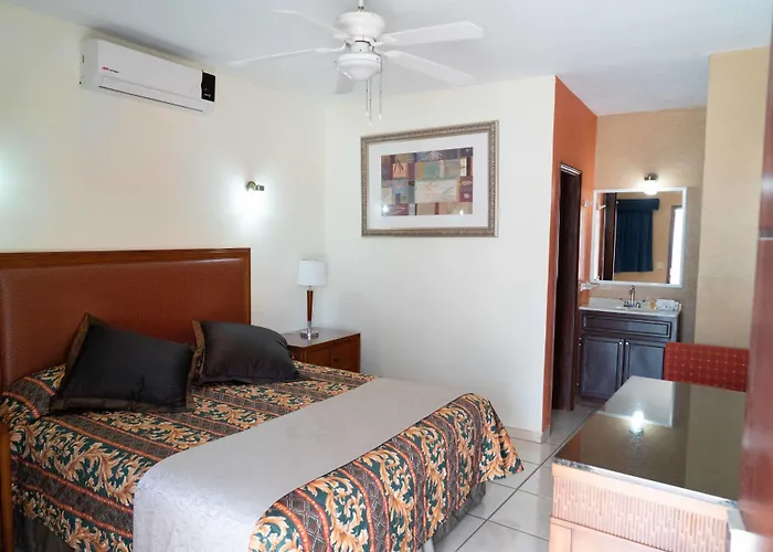 Cactus Cabos 3*